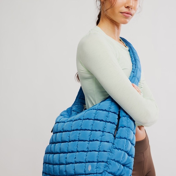 NWT Free People Movement Quilted Carryall Puffer Bag in Color Deep Teal - Picture 2 of 4